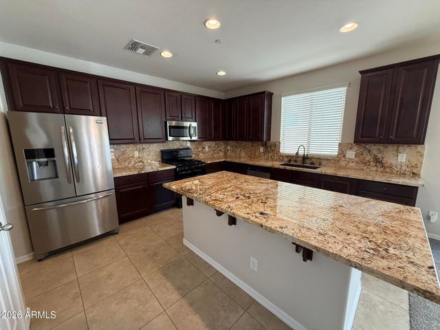 9237 W COOLBROOK Avenue, Peoria, AZ 85382