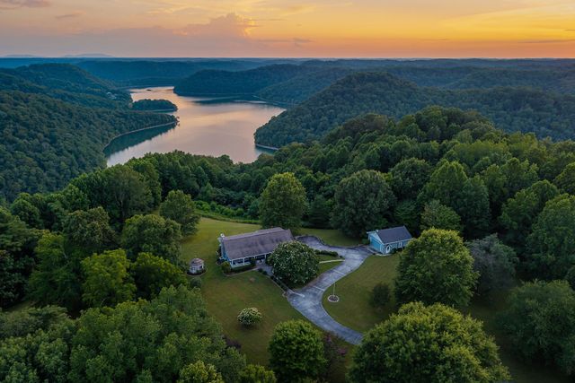 11720 Fox Hill Rd, Baxter, TN 38544