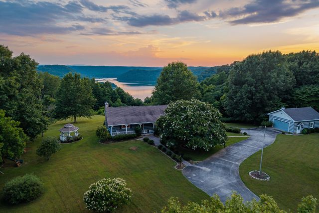 11720 Fox Hill Rd, Baxter, TN 38544