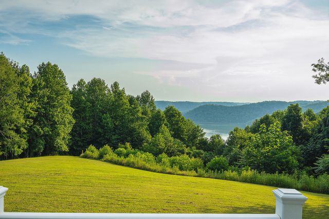 11720 Fox Hill Rd, Baxter, TN 38544