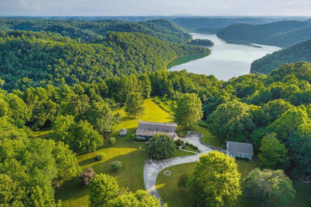 11720 Fox Hill Rd, Baxter, TN 38544