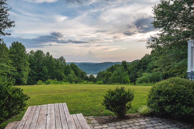 11720 Fox Hill Rd, Baxter, TN 38544