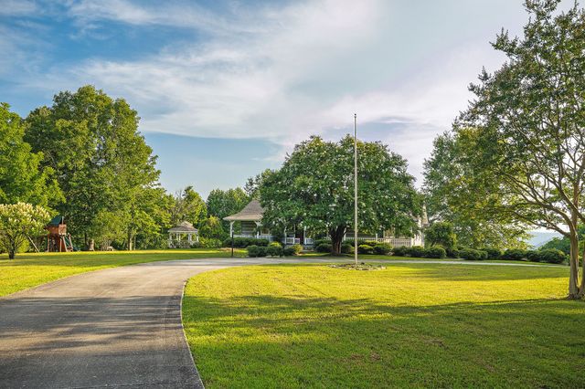 11720 Fox Hill Rd, Baxter, TN 38544