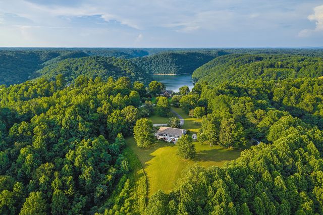 11720 Fox Hill Rd, Baxter, TN 38544