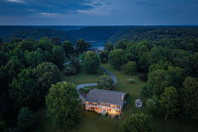 11720 Fox Hill Rd, Baxter, TN 38544