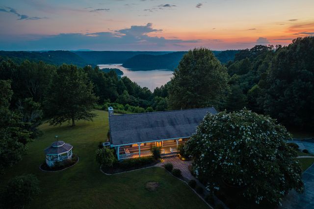 11720 Fox Hill Rd, Baxter, TN 38544