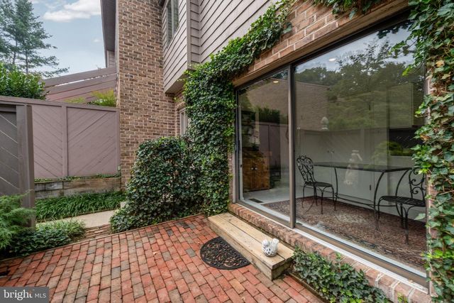 13 HAMPSHIRE WOODS CT, Towson, MD 21204
