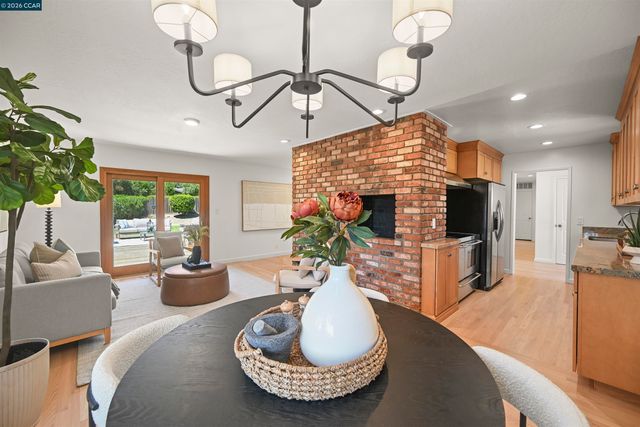3165 Padre St, Lafayette, CA 94549