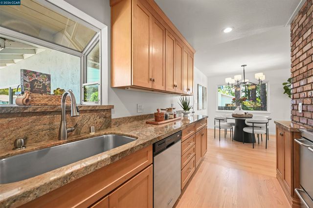 3165 Padre St, Lafayette, CA 94549