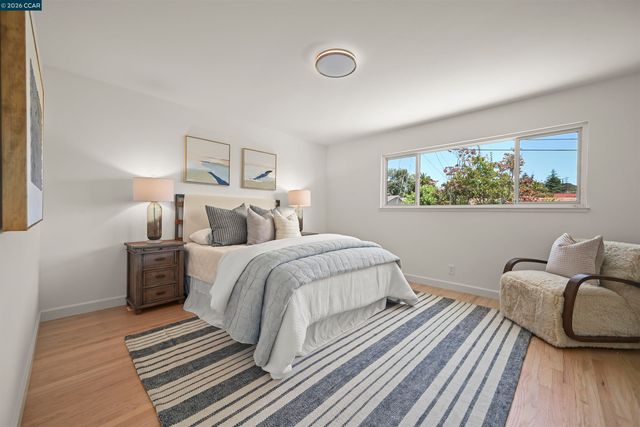 3165 Padre St, Lafayette, CA 94549
