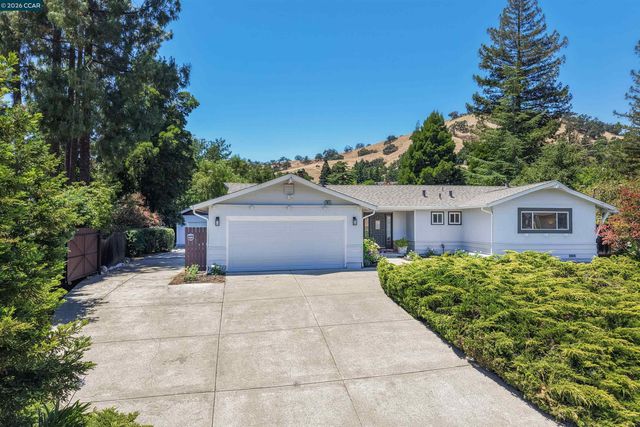 3165 Padre St, Lafayette, CA 94549