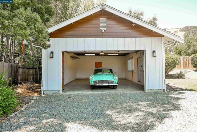 3165 Padre St, Lafayette, CA 94549