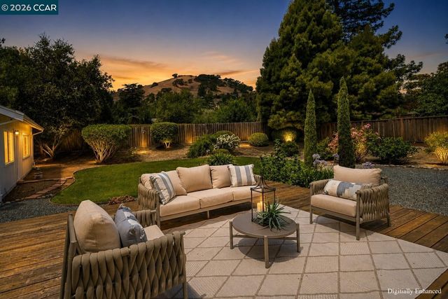 3165 Padre St, Lafayette, CA 94549