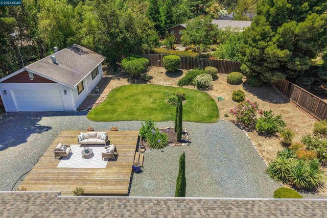 3165 Padre St, Lafayette, CA 94549