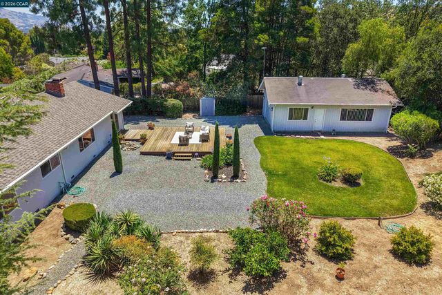 3165 Padre St, Lafayette, CA 94549