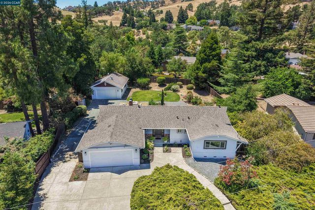 3165 Padre St, Lafayette, CA 94549