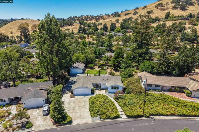 3165 Padre St, Lafayette, CA 94549