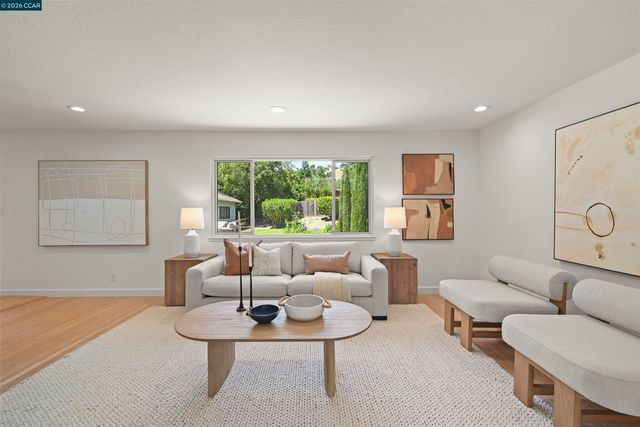3165 Padre St, Lafayette, CA 94549