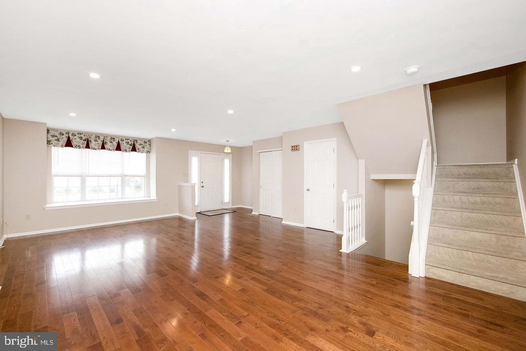 302 ALLENS LN, MULLICA HILL, NJ 08062 — photo 4