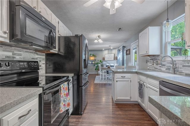 2380 W Girard Lane, Troy, OH 45373