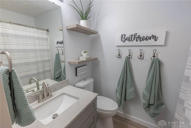 2380 W Girard Lane, Troy, OH 45373