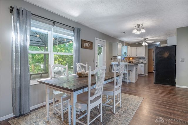 2380 W Girard Lane, Troy, OH 45373