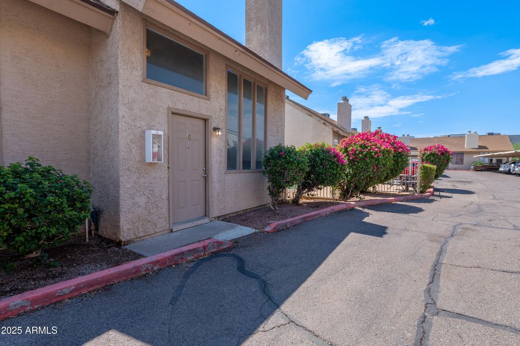 4240 N LONGVIEW Avenue 16, Phoenix, AZ 85014