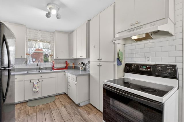 2102 COLUMBUS DRIVE, Brandon, FL 33510