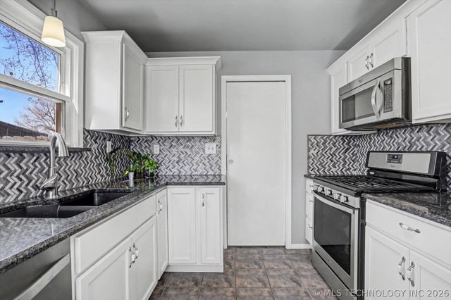 4322 E 4th Place, Tulsa, OK 74112