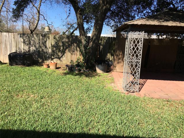 10802 Heatherford Drive, Houston, TX 77041