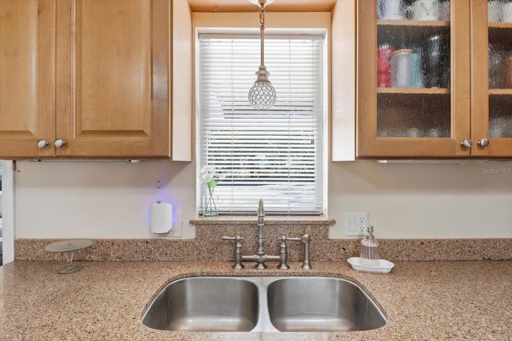 Image 16 of property listing at 455 S CAMELLIA AVENUE, Crystal River, FL 34429