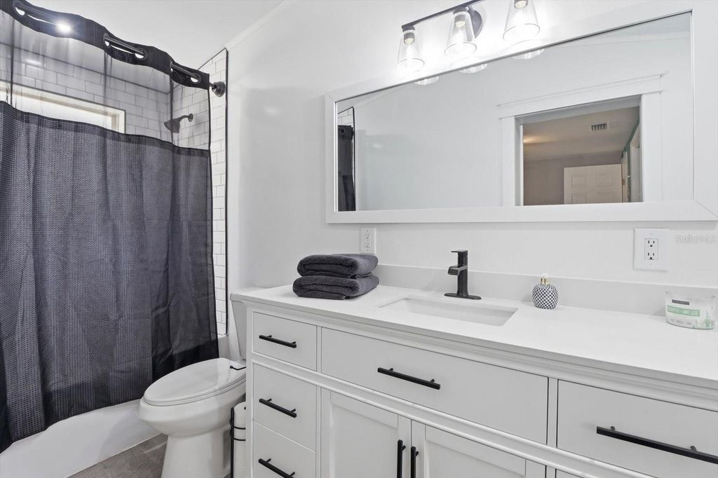 Image 21 of property listing at 455 S CAMELLIA AVENUE, Crystal River, FL 34429