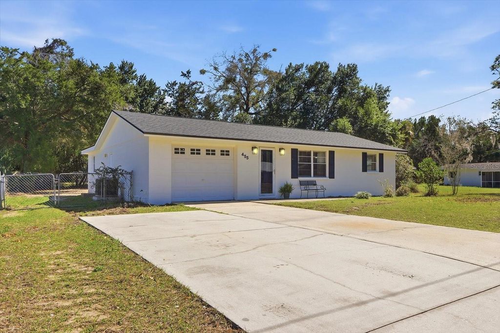 Image 5 of property listing at 455 S CAMELLIA AVENUE, Crystal River, FL 34429