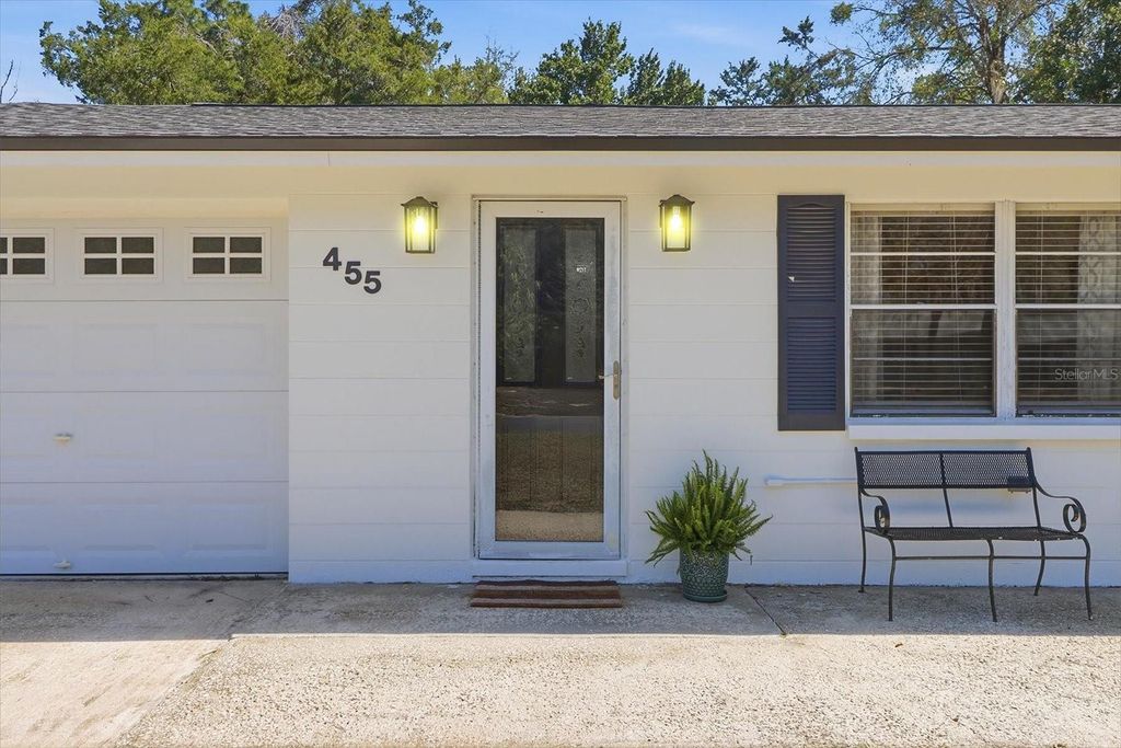 Image 7 of property listing at 455 S CAMELLIA AVENUE, Crystal River, FL 34429