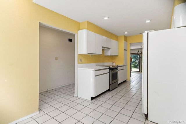 97 Northgate Circle, Melville, NY 11747