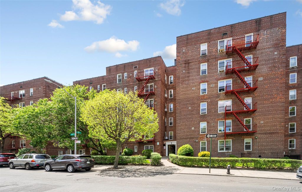 39-50 52nd Street 1B, Woodside, NY 11377