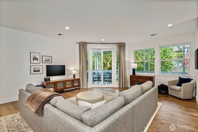 28 Deer Hollow Road, Port Ludlow, WA 98365