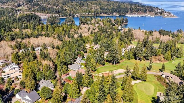 28 Deer Hollow Road, Port Ludlow, WA 98365