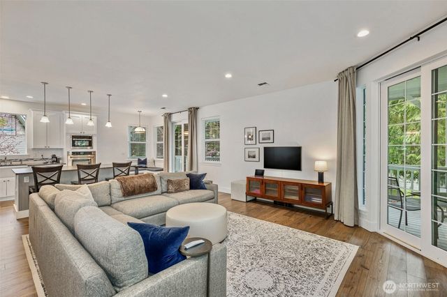 28 Deer Hollow Road, Port Ludlow, WA 98365