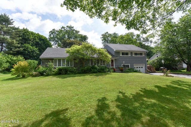 10 Eastland Avenue, Gloversville, NY 12078