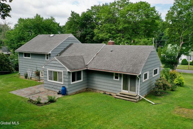 10 Eastland Avenue, Gloversville, NY 12078
