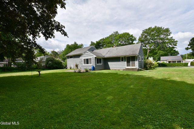 10 Eastland Avenue, Gloversville, NY 12078