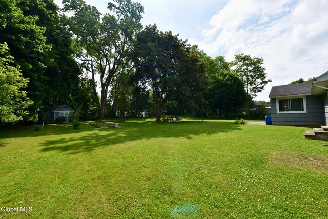 10 Eastland Avenue, Gloversville, NY 12078