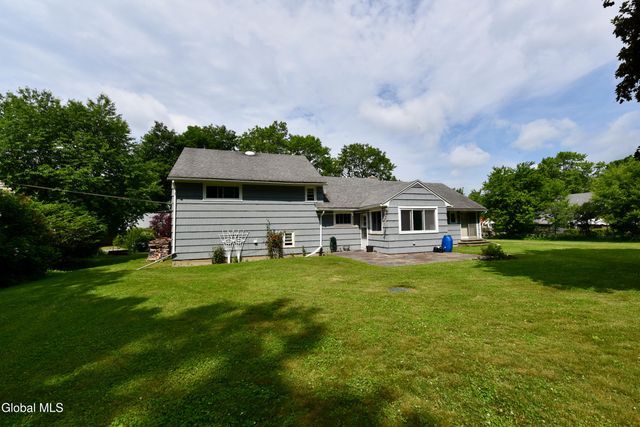 10 Eastland Avenue, Gloversville, NY 12078
