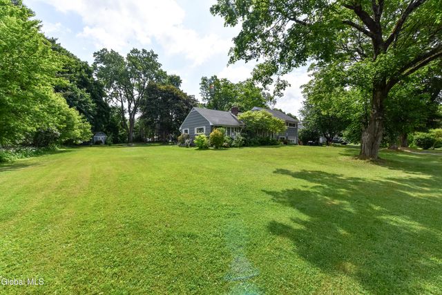 10 Eastland Avenue, Gloversville, NY 12078