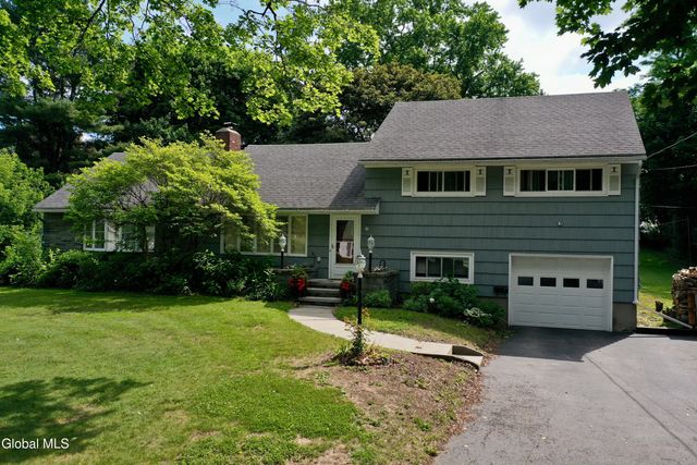 10 Eastland Avenue, Gloversville, NY 12078