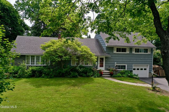 10 Eastland Avenue, Gloversville, NY 12078