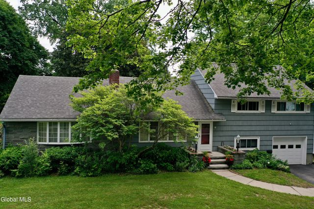 10 Eastland Avenue, Gloversville, NY 12078