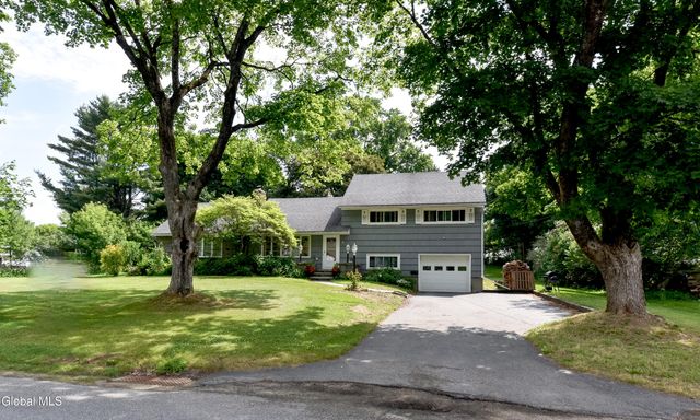 10 Eastland Avenue, Gloversville, NY 12078