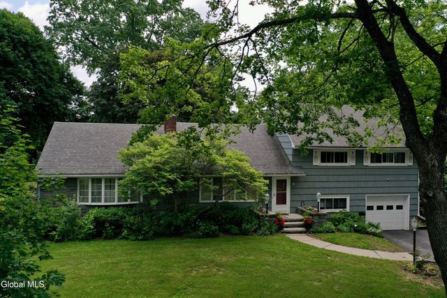 10 Eastland Avenue, Gloversville, NY 12078